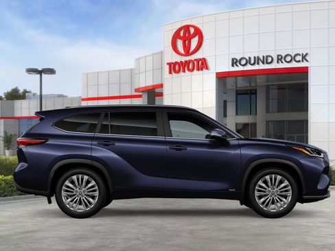 New 2026 Toyota Highlander Platinum image 12
