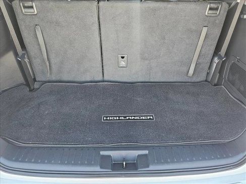 Used 2023 Toyota Highlander XLE FWD image 6