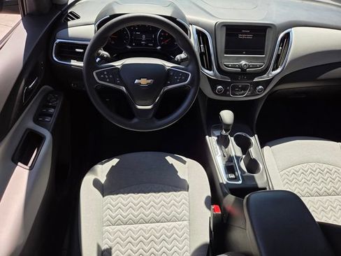 Used 2022 Chevrolet Equinox LS w/ LS Convenience Package FWD image 12