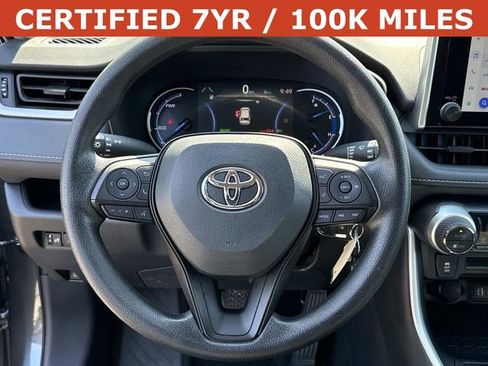 Used 2025 Toyota RAV4 LE AWD/4WD image 18