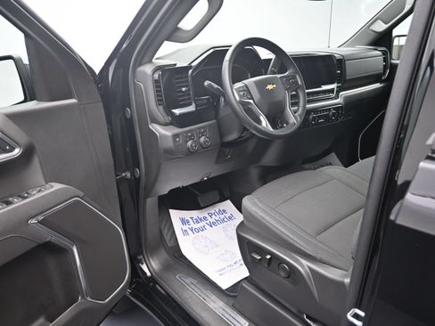Used 2026 Chevrolet Silverado 1500 LT AWD/4WD image 9