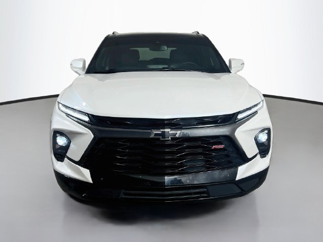 Used 2023 Chevrolet Blazer RS FWD image 2