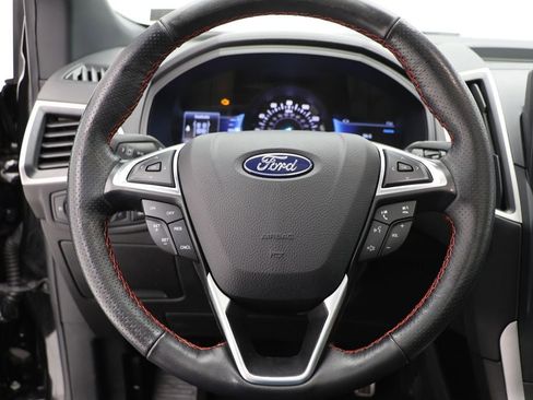 Used 2022 Ford Edge ST-Line image 18