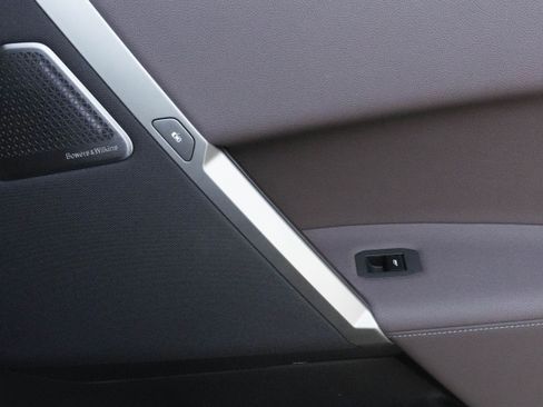 Certified 2025 BMW iX M60 image 31