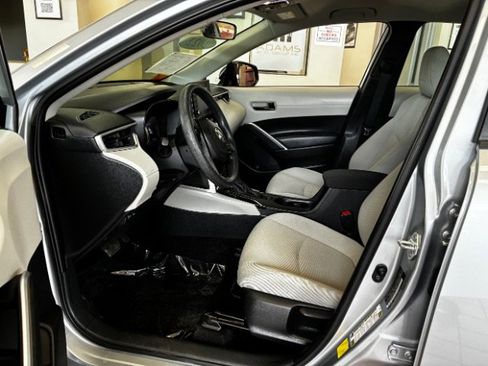 Used 2022 Toyota Corolla Cross L FWD image 17