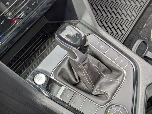 New 2026 Volkswagen Taos SE AWD/4WD image 16