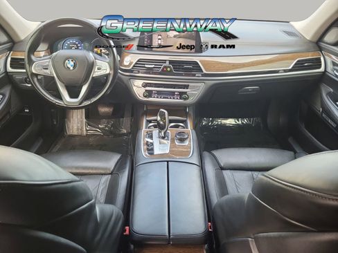 Used 2018 BMW 750i image 20