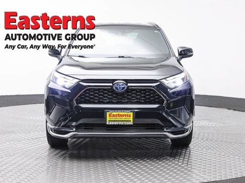 Used 2022 Toyota RAV4 SE AWD/4WD image 2