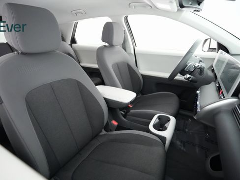 Used 2024 Hyundai Ioniq 5 SEL image 8
