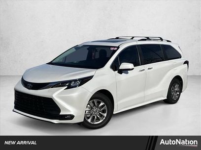 Used 2025 Toyota Sienna XLE