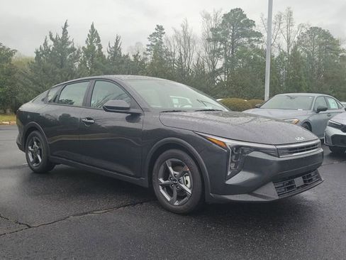 New 2026 Kia K4 LXS image 3