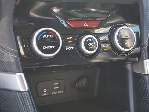 Used 2021 Subaru Forester Limited image 21