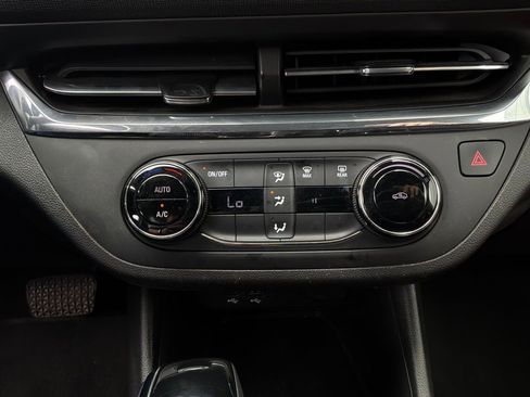 Used 2025 Buick Envista Preferred FWD image 24
