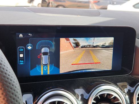 New 2025 Mercedes-Benz GLA 250 4MATIC image 18