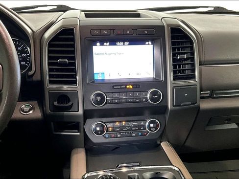 Used 2019 Ford Expedition XLT w/ Equipment Group 202A image 6