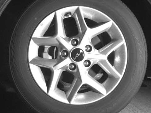 Used 2025 Kia Soul LX w/ LX Technology Package FWD image 15