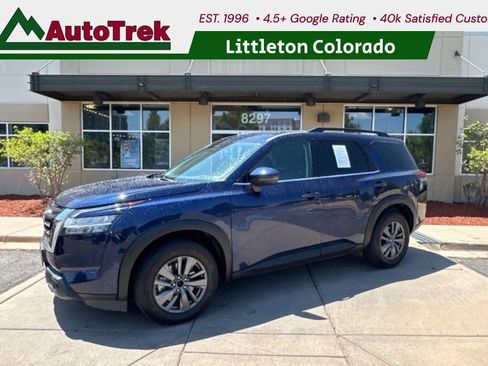 Used 2022 Nissan Pathfinder SV AWD/4WD image 1