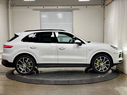 Used 2019 Porsche Cayenne E-Hybrid AWD/4WD image 11
