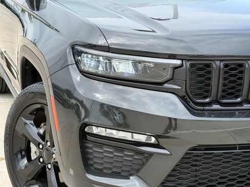 Used 2024 Jeep Grand Cherokee Limited w/ Black Appearance Package AWD/4WD image 3