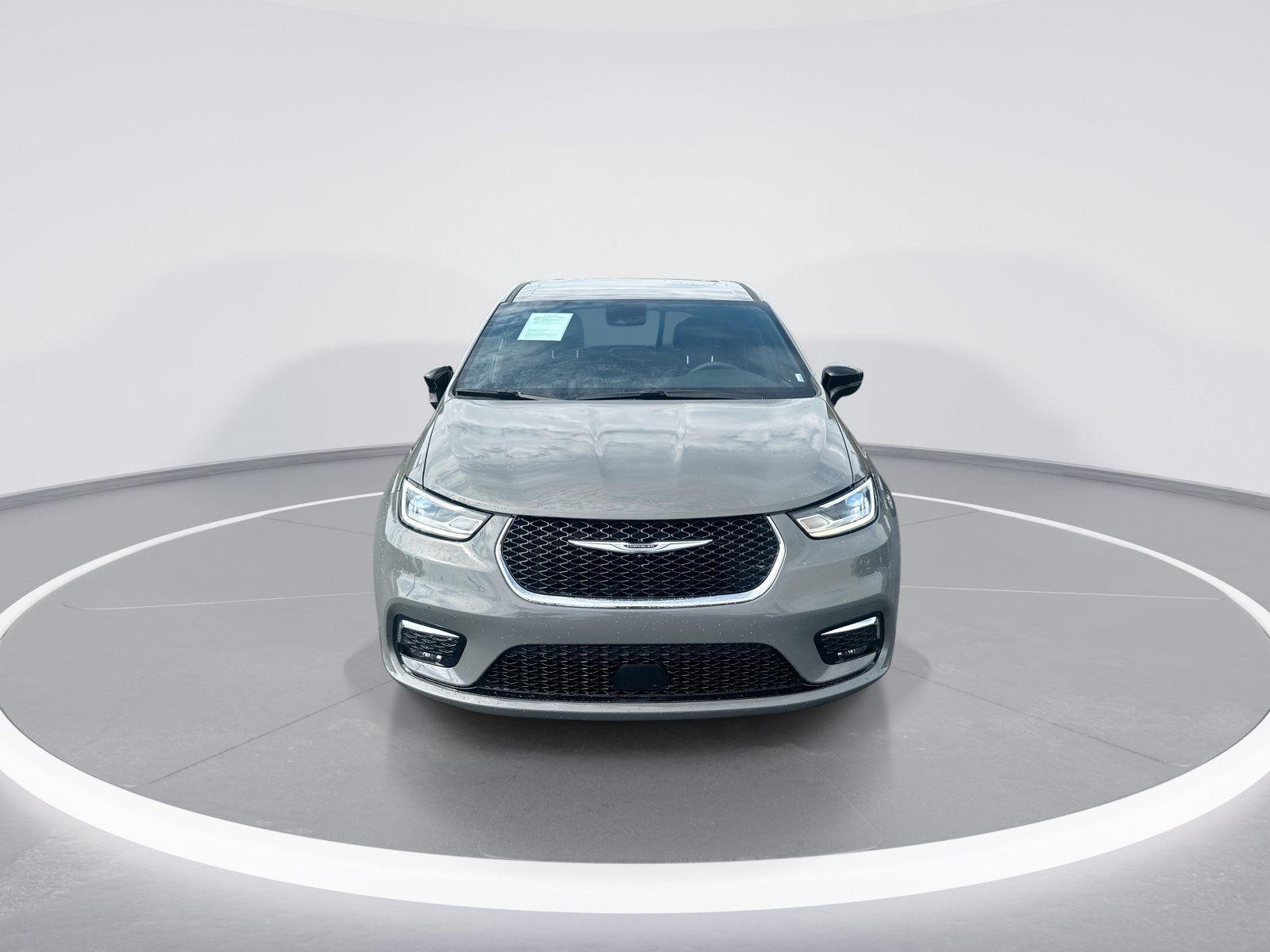 Used 2025 Chrysler Pacifica Select FWD image 3