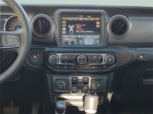 Certified 2023 Jeep Gladiator Sport image 16