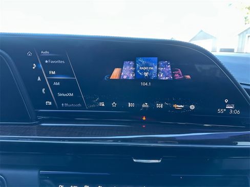 Used 2021 Cadillac Escalade Sport Platinum w/ LPO, ONYX Package image 21