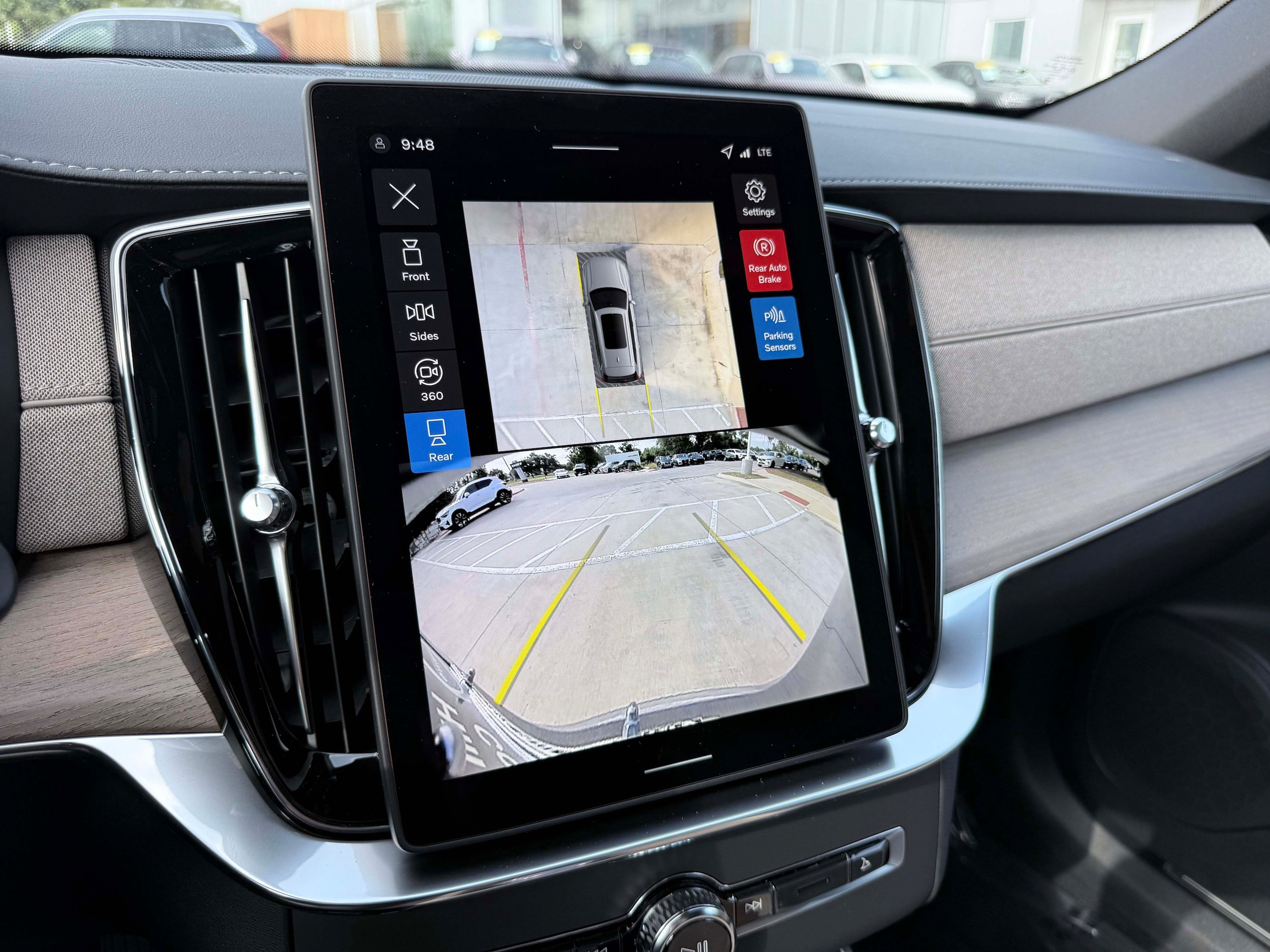 New 2026 Volvo XC90 T8 Plus w/ Protection Package Premier AWD/4WD image 25