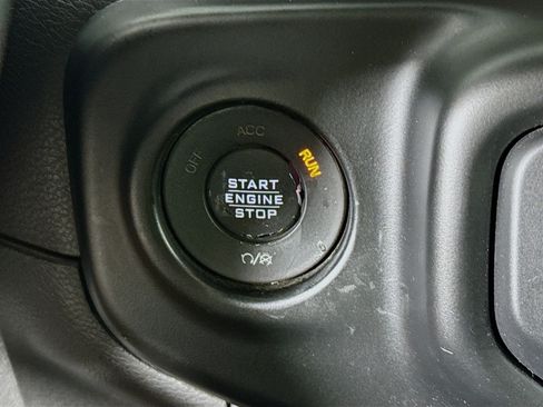 Used 2020 Jeep Wrangler Sport AWD/4WD image 19