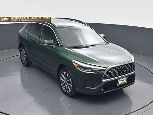 Used 2023 Toyota Corolla Cross XLE w/ Convenience Package FWD image 15