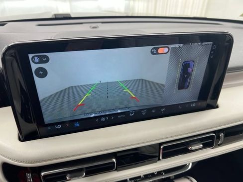 Certified 2025 Lincoln Aviator Reserve w/ Illumination Package AWD/4WD image 17