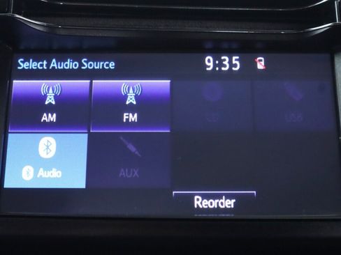 Used 2018 Toyota RAV4 LE image 18