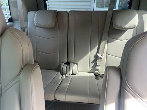 Used 2020 Cadillac Escalade Luxury w/ LPO, Radiant Package AWD/4WD image 20