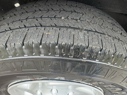 Used 2013 Ford E-350 and Econoline 350 XLT image 8