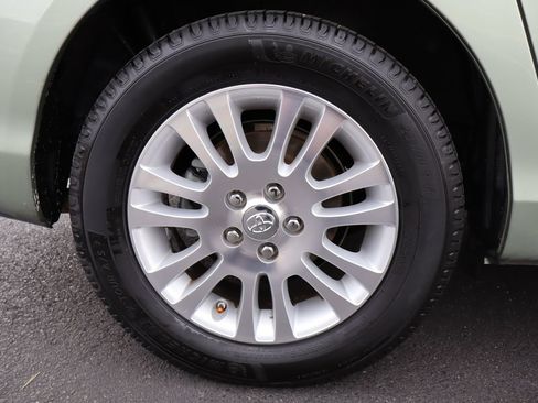 Used 2009 Toyota Sienna XLE FWD image 43