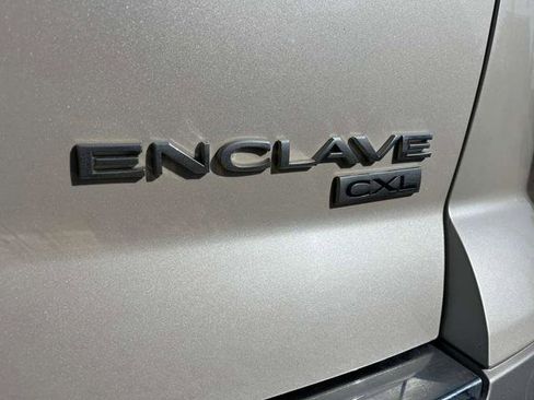 Used 2009 Buick Enclave CXL w/ Entertainment Package #4 image 7