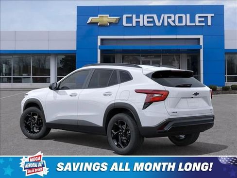 New 2026 Chevrolet Trax LT w/ Driver Confidence Package FWD image 3