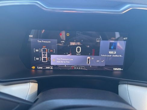 Used 2024 GMC Canyon AT4X w/ AT4X AEV Edition image 26