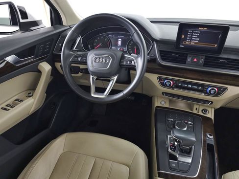 Used 2020 Audi Q5 2.0T Premium w/ Convenience Package AWD/4WD image 16