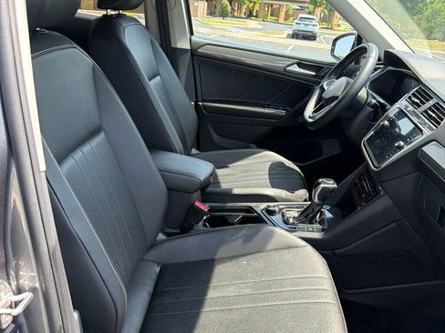 Used 2023 Volkswagen Tiguan SE AWD/4WD image 14