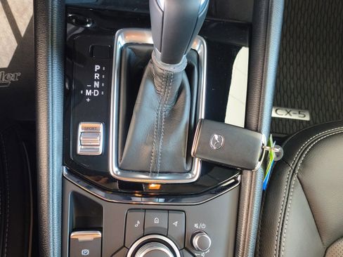 Used 2025 MAZDA CX-5 AWD 2.5 S w/ Preferred Package image 24