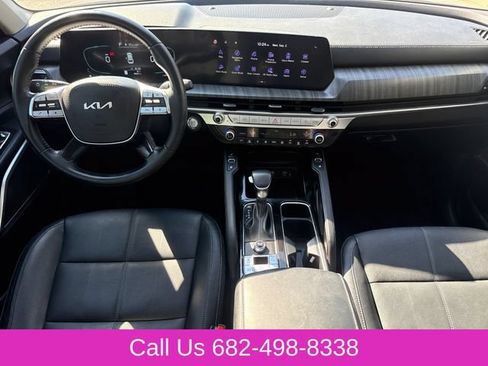 Used 2025 Kia Telluride EX w/ EX Captain's Chair Package FWD image 11