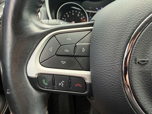 Used 2019 Jeep Compass Latitude AWD/4WD image 24