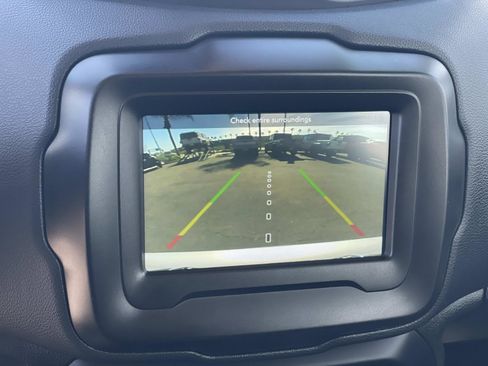 Used 2021 Jeep Renegade Sport image 14