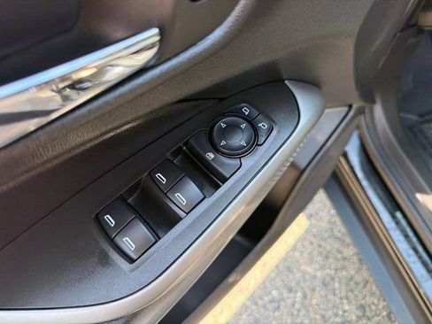 Used 2025 Chevrolet Trax LS FWD image 21
