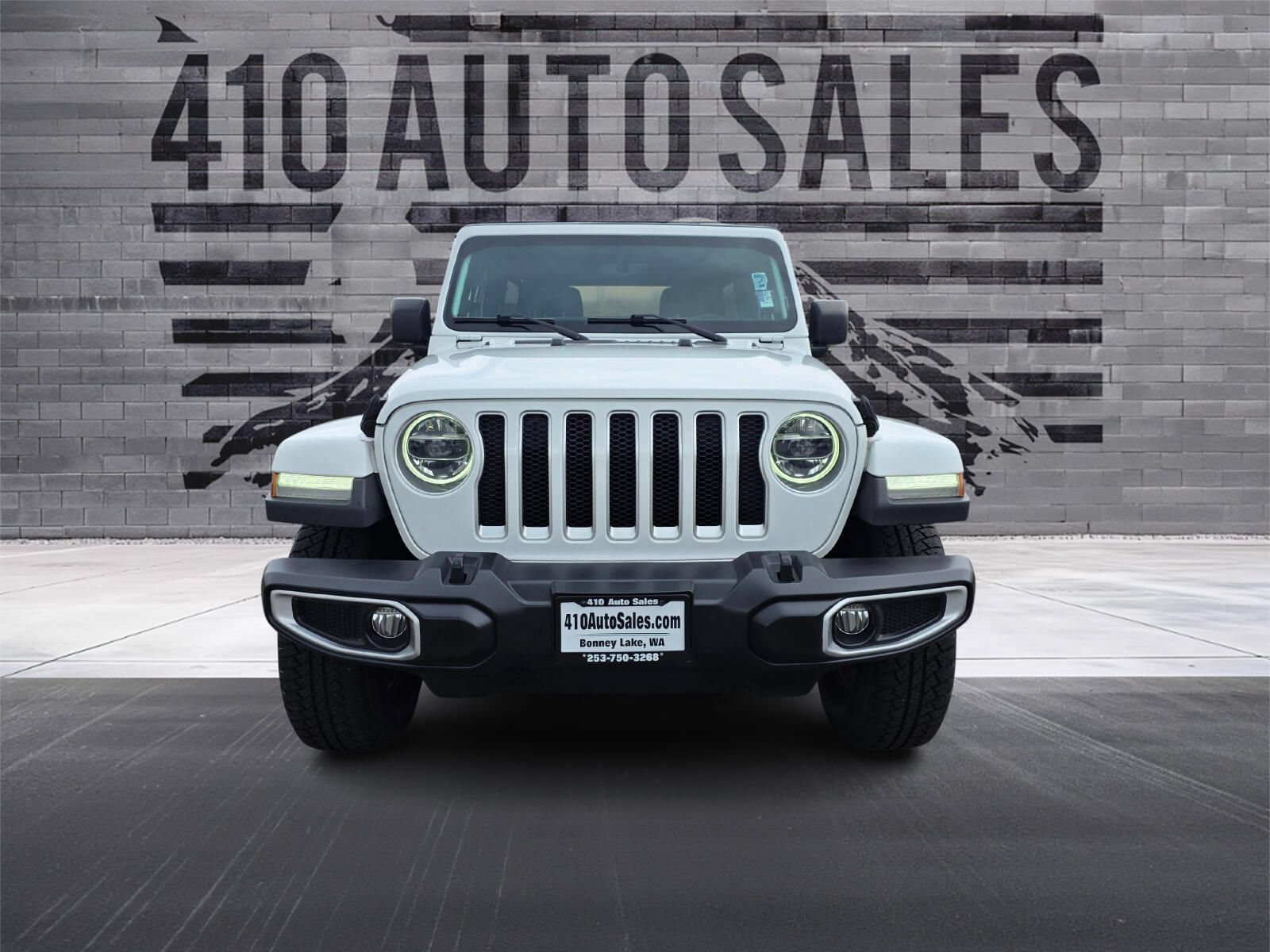 Used 2018 Jeep Wrangler Unlimited Sahara AWD/4WD image 5