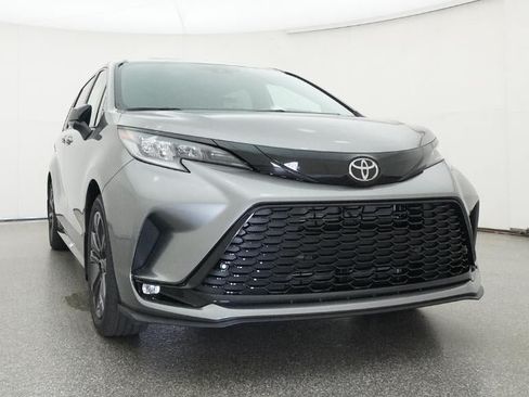 New 2026 Toyota Sienna XSE FWD image 30