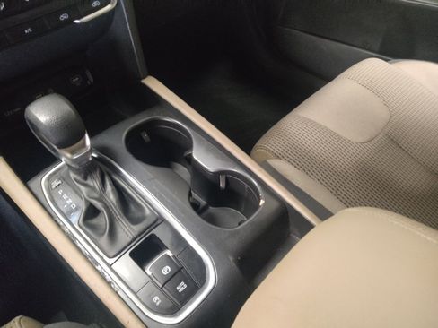 Used 2020 Hyundai Santa Fe SE FWD image 26