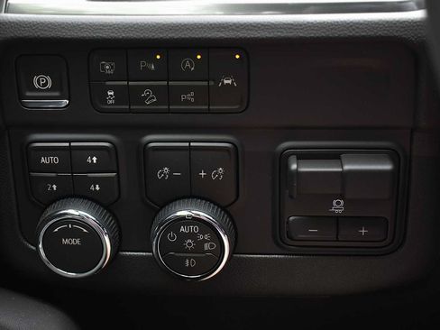 New 2026 Chevrolet Suburban High Country AWD/4WD image 26