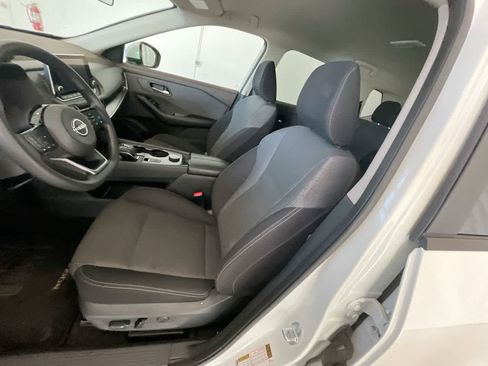 Used 2023 Nissan Rogue SV image 11