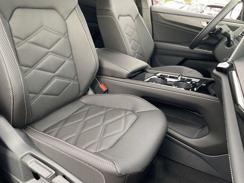 New 2026 Volkswagen Atlas Cross Sport SE FWD image 7